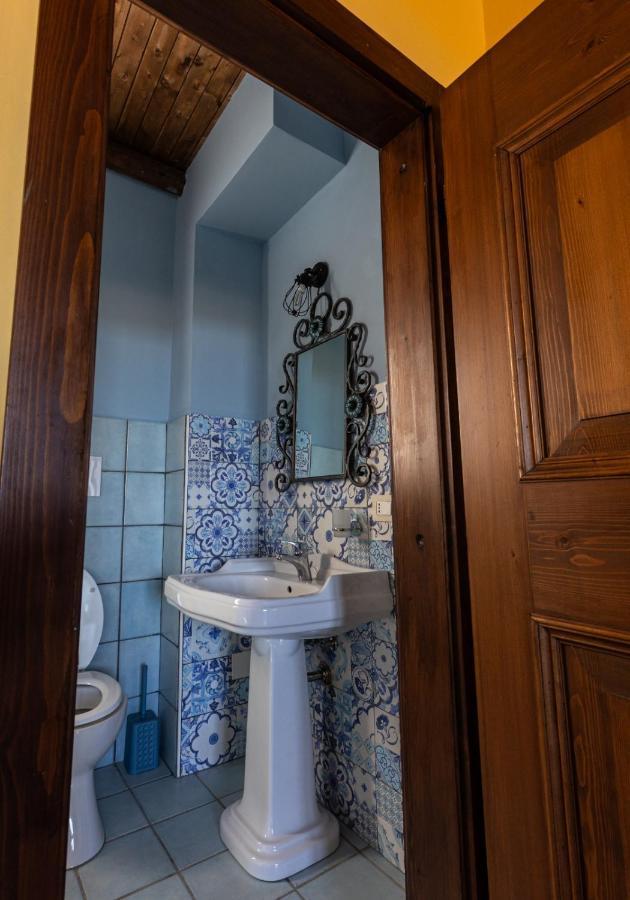 Mosciano SantʼAngelo Castello Di Petecciano B&B المظهر الخارجي الصورة