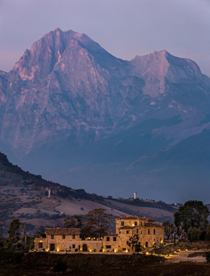 Mosciano SantʼAngelo Castello Di Petecciano B&B المظهر الخارجي الصورة
