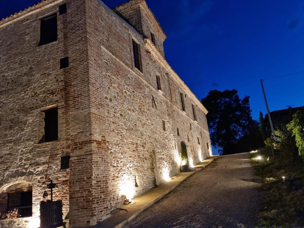 Mosciano SantʼAngelo Castello Di Petecciano B&B المظهر الخارجي الصورة
