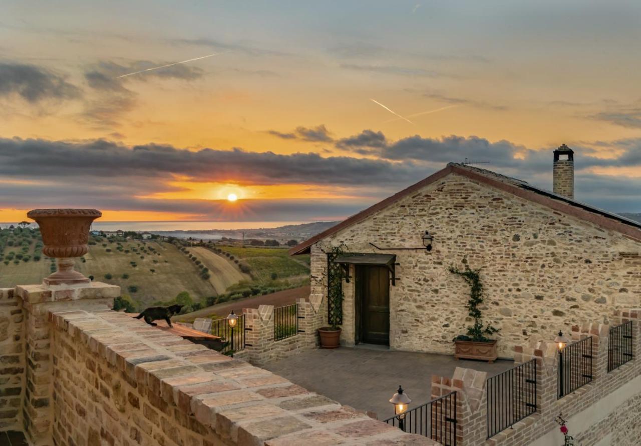 Mosciano SantʼAngelo Castello Di Petecciano B&B المظهر الخارجي الصورة