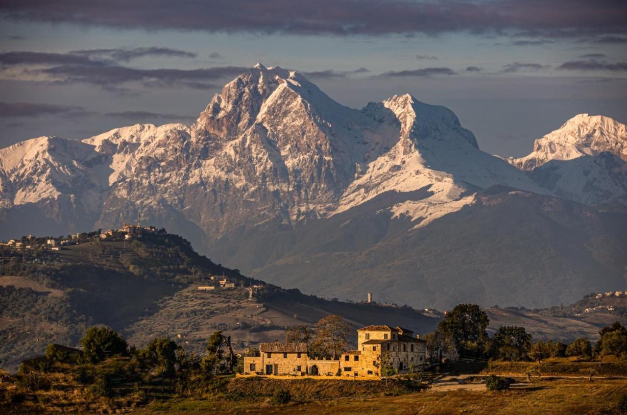 Mosciano SantʼAngelo Castello Di Petecciano B&B المظهر الخارجي الصورة