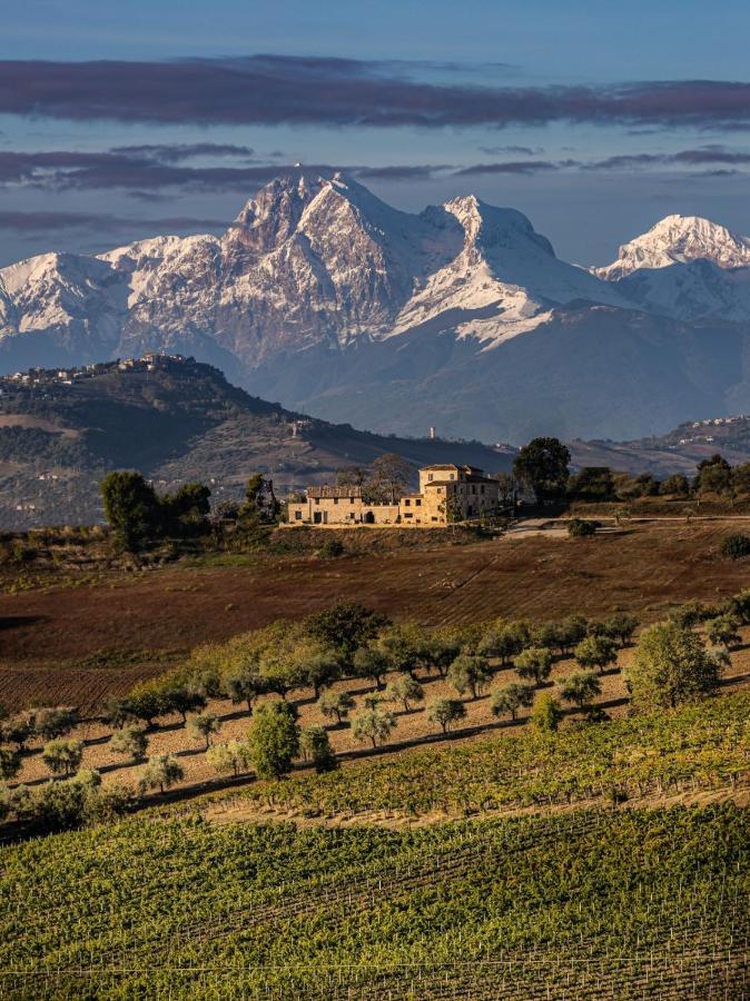 Mosciano SantʼAngelo Castello Di Petecciano B&B المظهر الخارجي الصورة