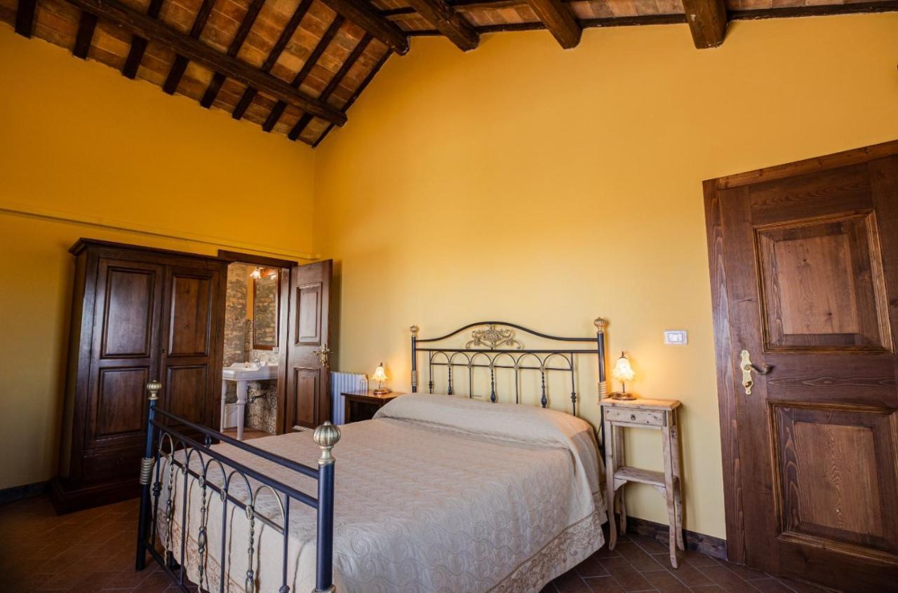 Mosciano SantʼAngelo Castello Di Petecciano B&B المظهر الخارجي الصورة