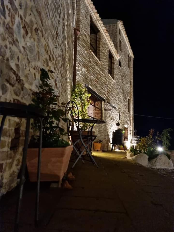 Mosciano SantʼAngelo Castello Di Petecciano B&B المظهر الخارجي الصورة