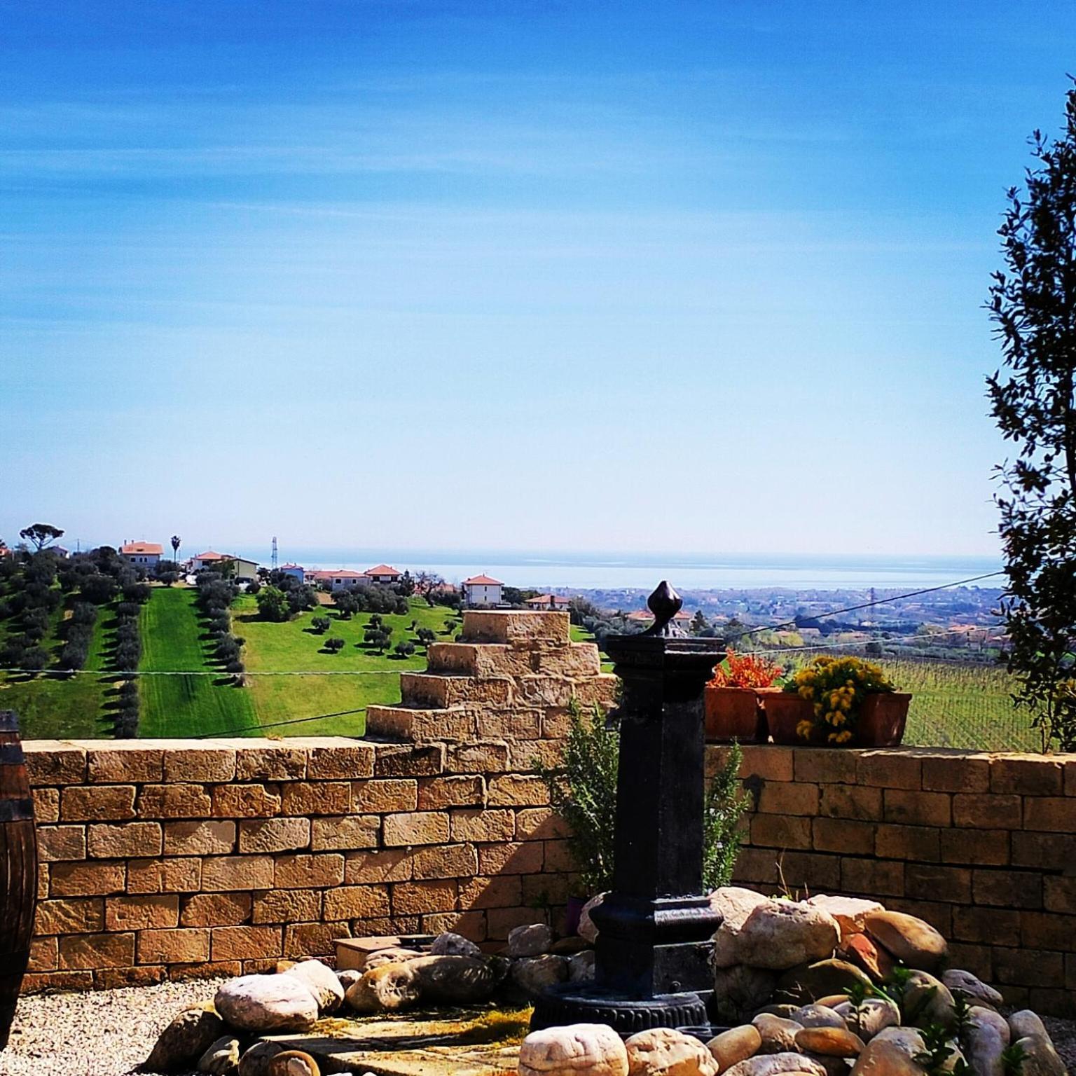 Mosciano SantʼAngelo Castello Di Petecciano B&B المظهر الخارجي الصورة