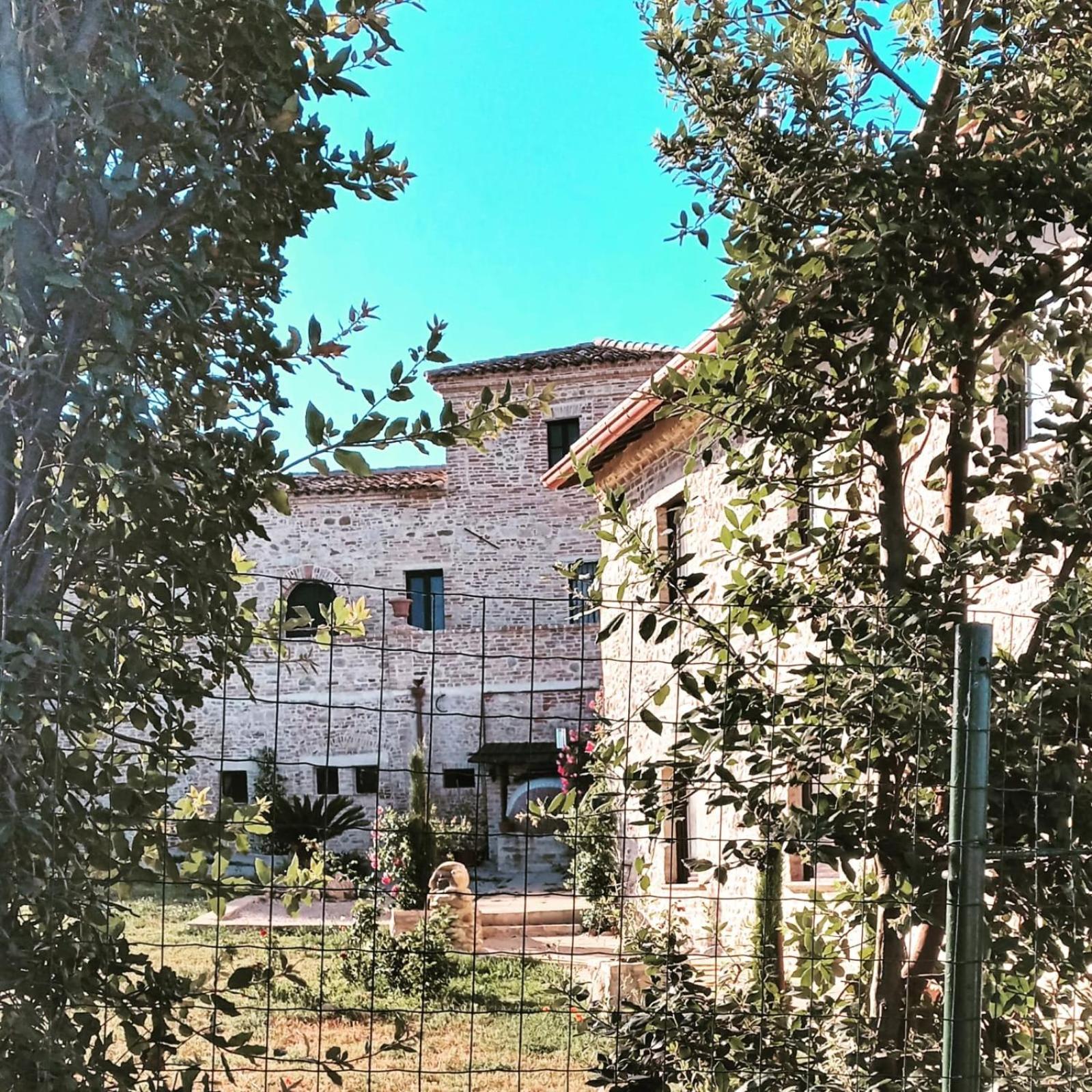 Mosciano SantʼAngelo Castello Di Petecciano B&B المظهر الخارجي الصورة